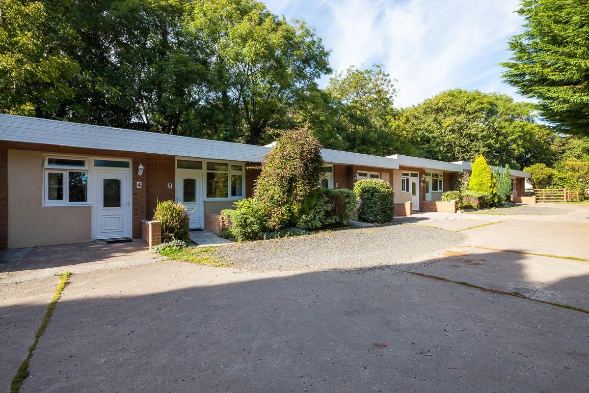 Llandissilio Nant-Y-Ffin Hotel מראה חיצוני תמונה
